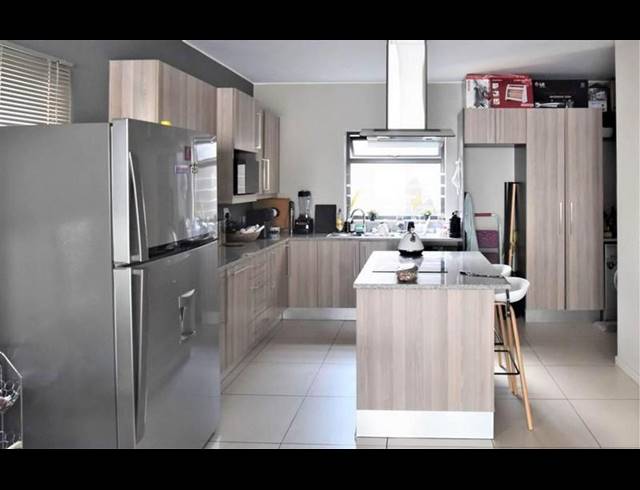 2 BEDROOM APARTMENT FOR SALE IN RIVONIA